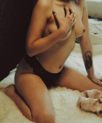 Анкета проститутки Танюша - город Сюмси, 20 лет, №10143